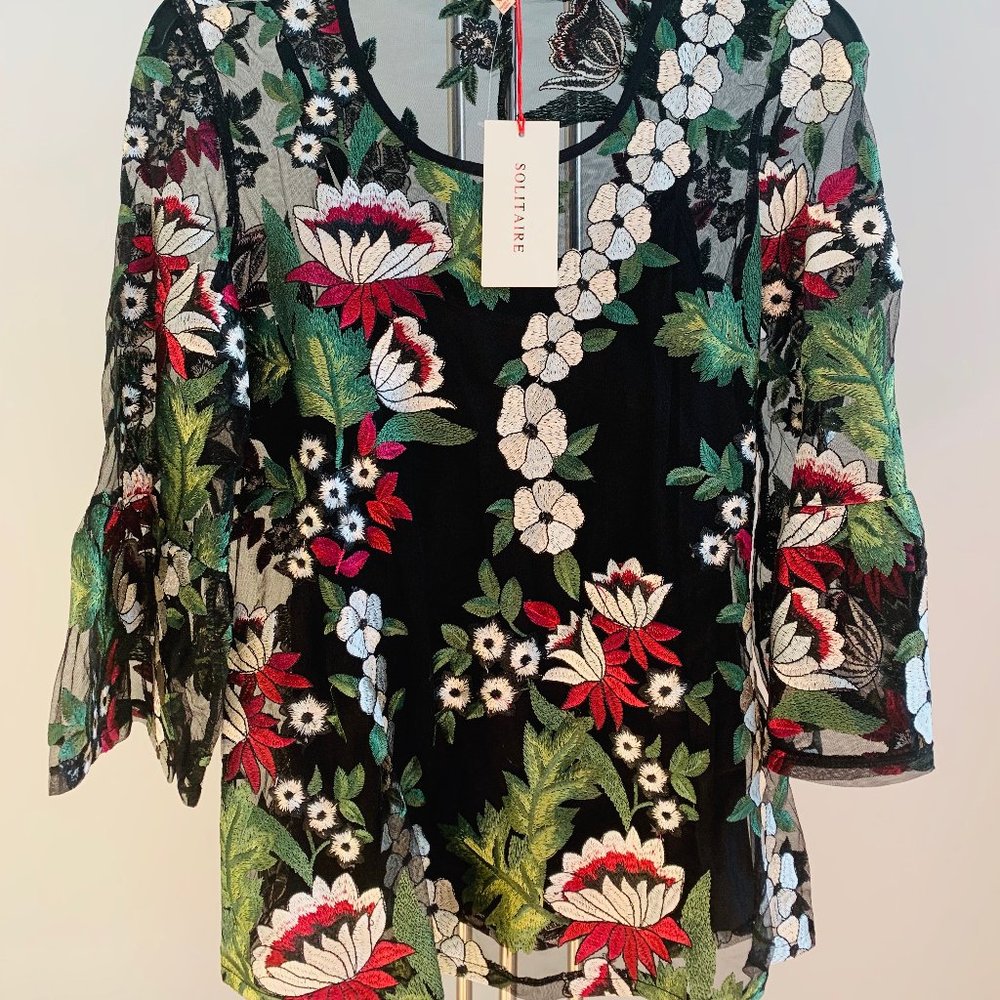 Solitaire Boho Floral Embroidered Top NWT